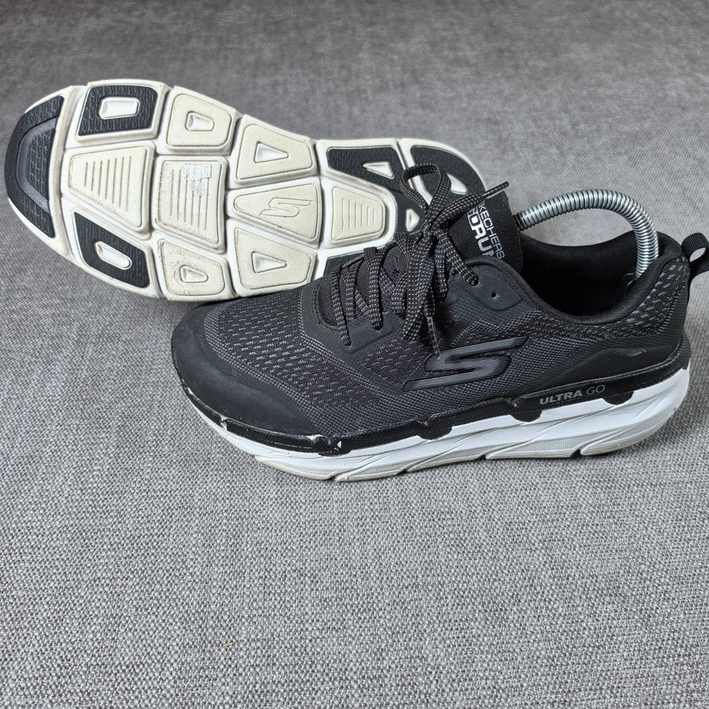 Skechers GOrun Max Cushioning Elite Women 9 Black 17690W Lace Up Athletic Shoe